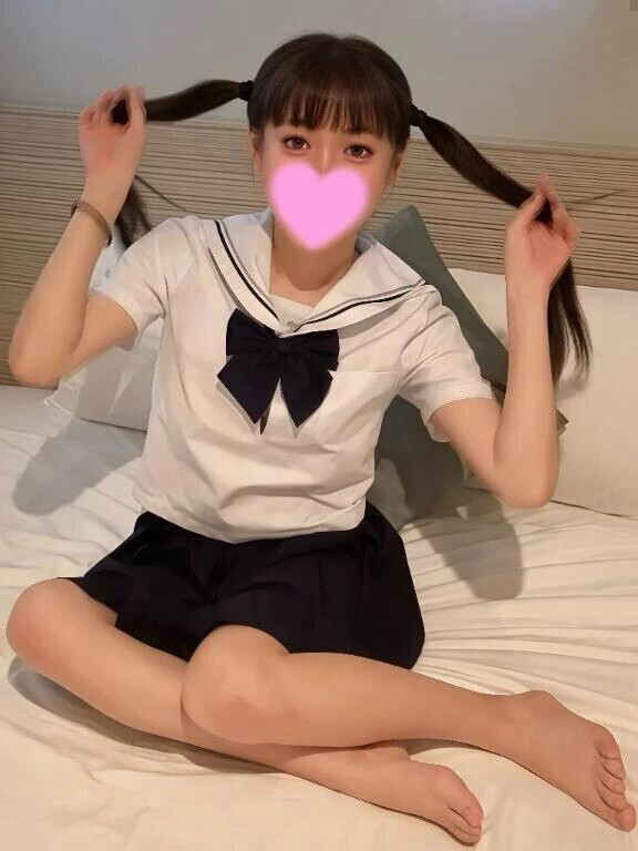 ねぇ…この髪、触ってみる？♡