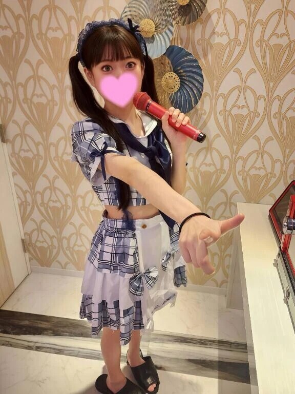 ブルーアイドルちらっ💙