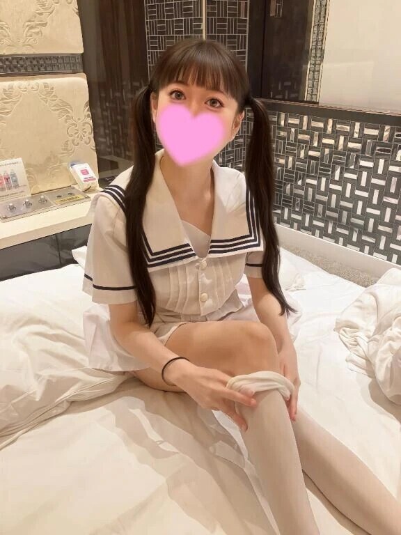 目線、下にいってない？🤍