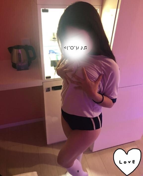 なんの格好が似合うかな？🐰