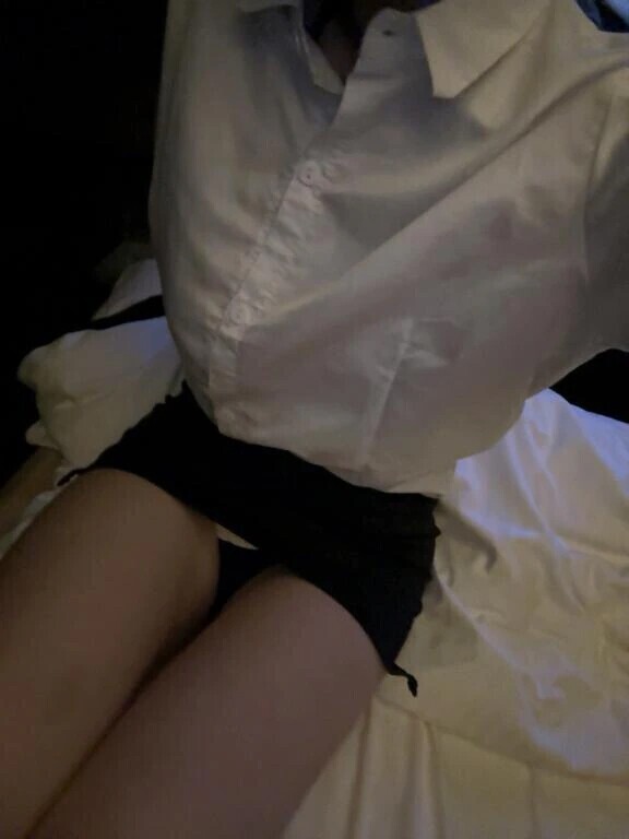 チラ見え