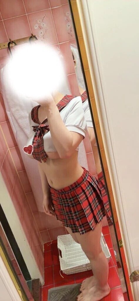 赤チェックの制服といえば？