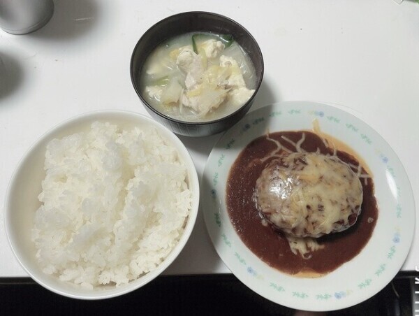ご飯モリモリ😝