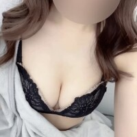 芹沢まこ【OL委員会】