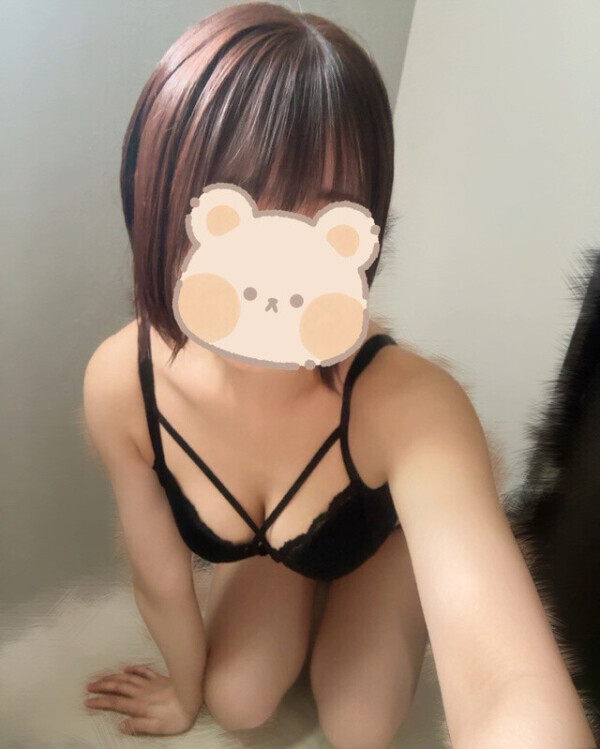 お座りポーズ💕