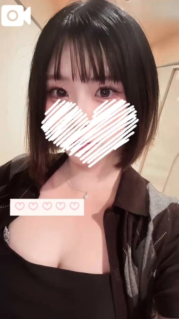 ゆあの瞳ちゃんと見てっ🤍✧︎*。