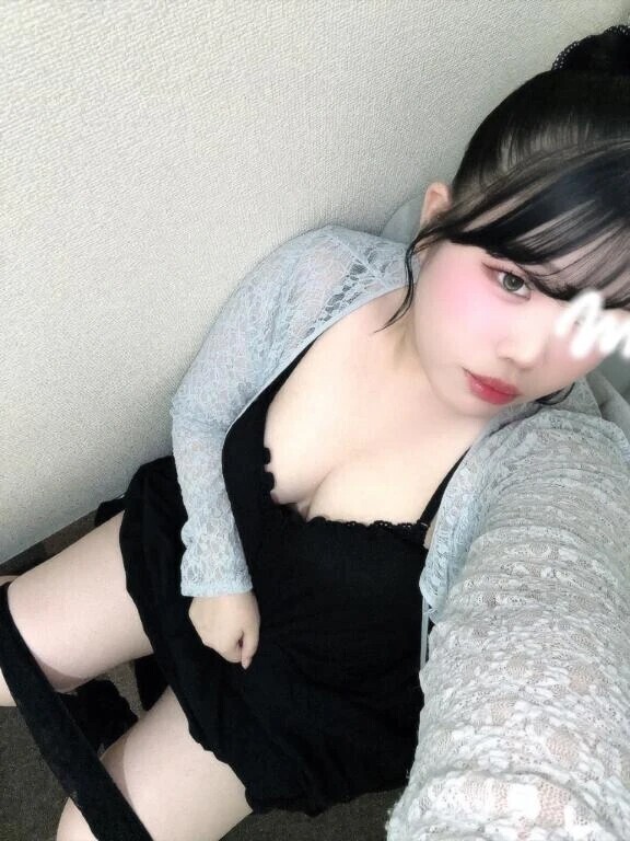 ねえ、ちゃんと脱がせて…！