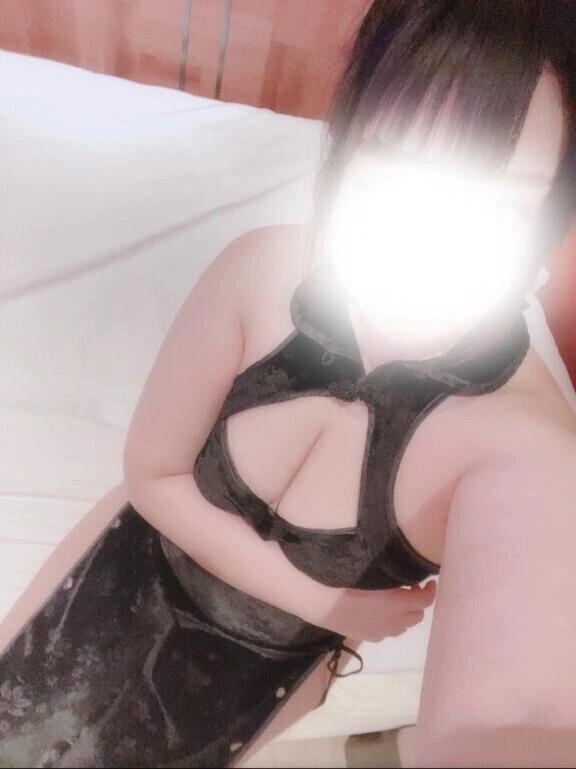 下着つけてるでしょうか？