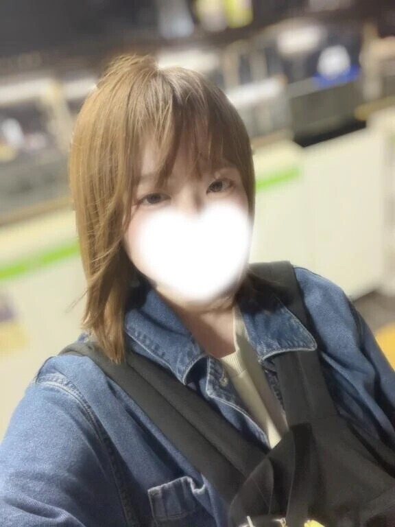 目に光が無いシリーズ笑