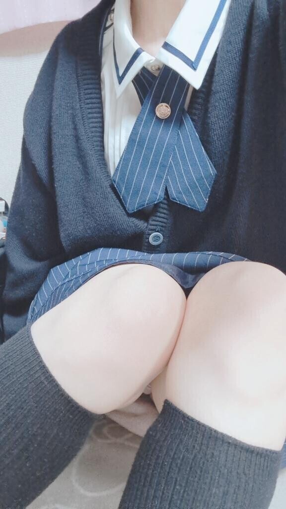 ---==三(   ?  .-. )ｼｭｰ