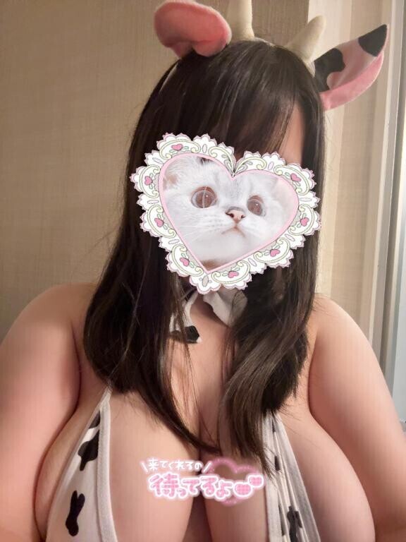 雨だったから湿気でくるんってなってるけど今の髪の長さこれです