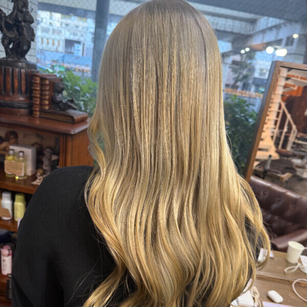 明日の予約待ってるよ♡