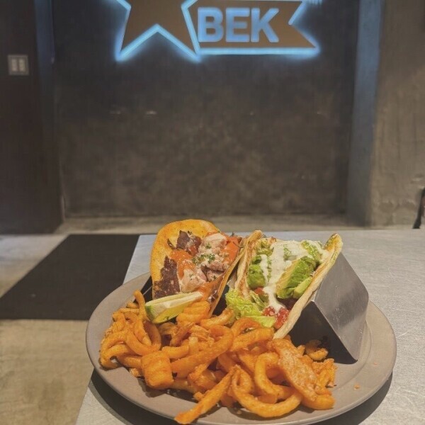 明日の予約待ってます☺️♡