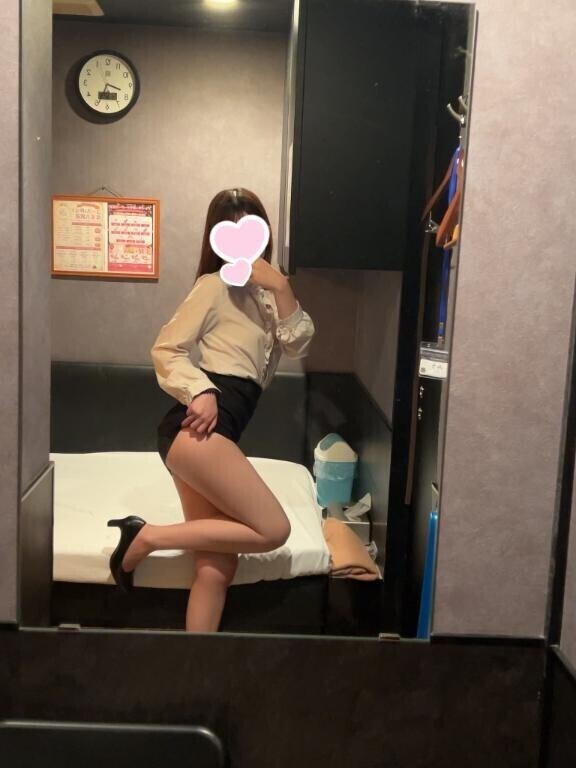 足??
