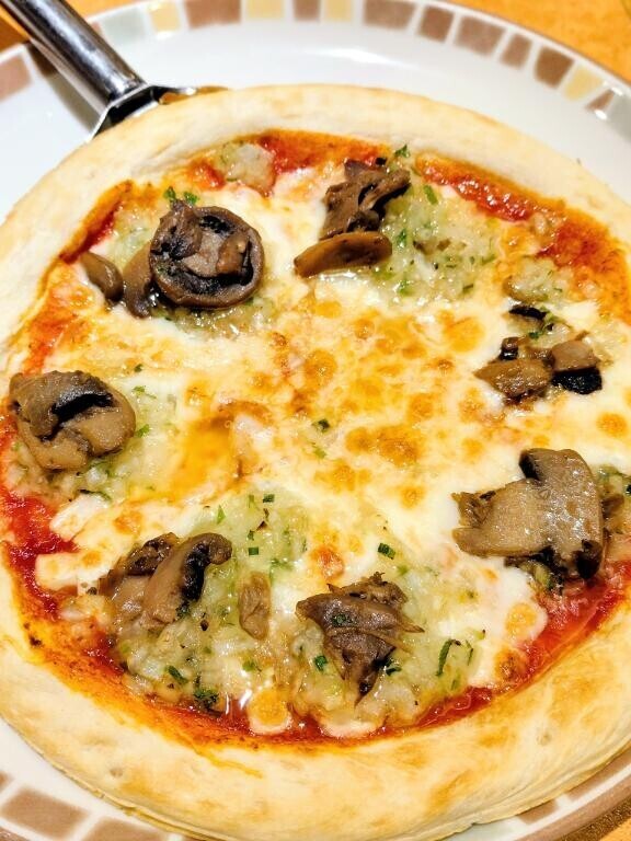 野菜ときのこのピザ?