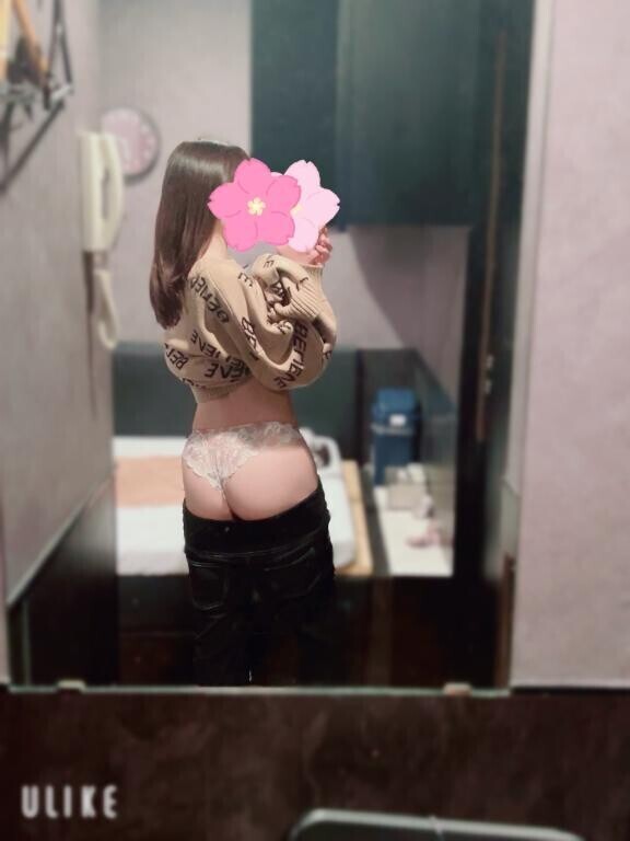 私服からチラリ?