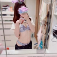 お母さんに隠れながら?