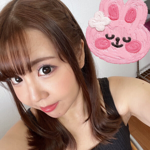 前職、AV女優。
