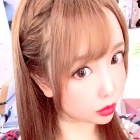 前職、AV女優。
