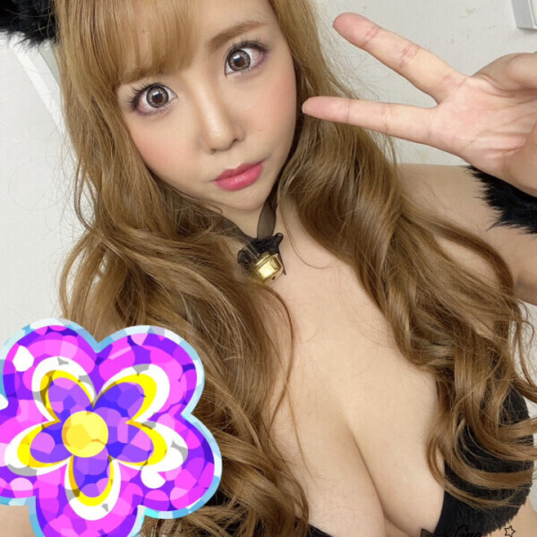 前職、AV女優。