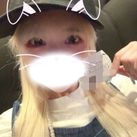 昨日1人映画してきたの🐰👻