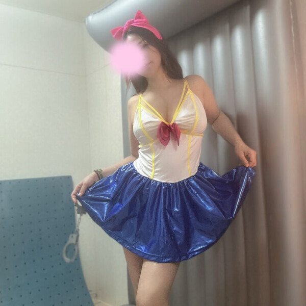 秘密の変身タイム中🖤ご褒美マットPlay試しに来て