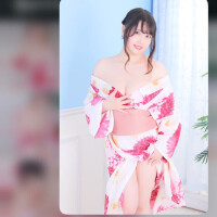 前職、AV女優。