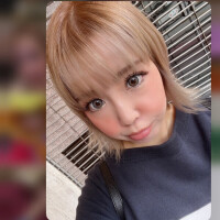 前職、AV女優。