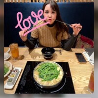 おっぱい強調ニット。