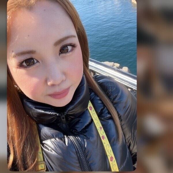 髪色。