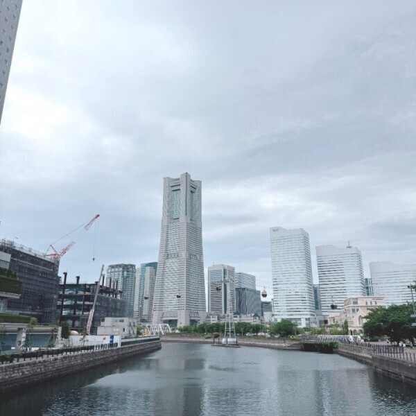 走る人が🏃‍♀️つき🌙