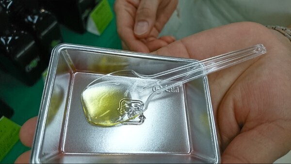 完熟ばなな川崎店ふじよです　こちらはイタリア産のオリーブ・オイルですが