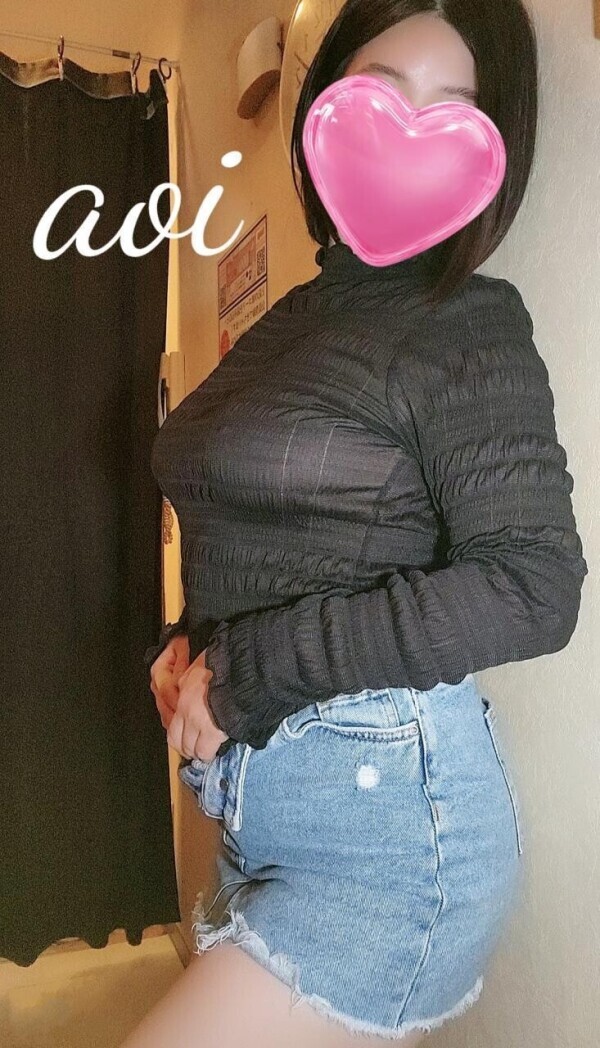 少し触られるだけで反応する身体…♡