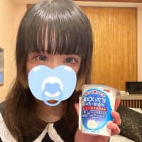 つきな