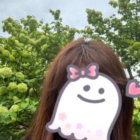 後ろの木