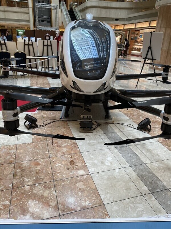 空飛ぶ車