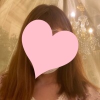 チャペルをバックに