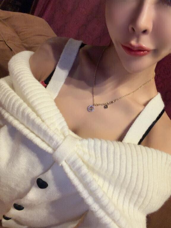 【デコルテフェチ】