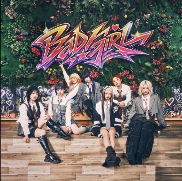 BAD  GIRL.•♬