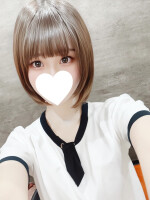 ５月２６日(月) AM９時 新人【ゆりか】さん入店♪