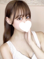７月４日(金) AM９時 新人【なつ】さん入店♪