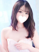 ７月３０日(水) AM９時 新人【ゆり】さん入店♪
