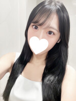 １０月１６日(木) AM９時 新人【はづき】さん入店♪