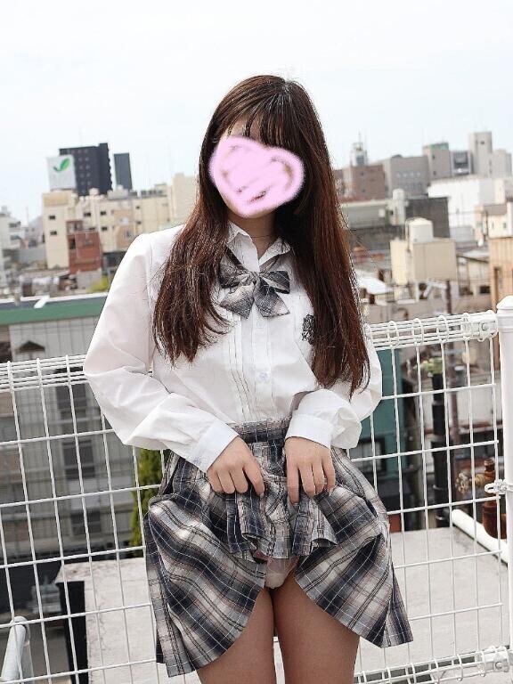 野外で…??