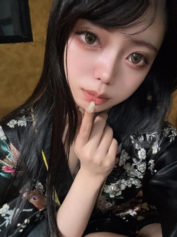 思わず見とれちゃうぷるぷる唇で