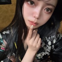 思わず見とれちゃうぷるぷる唇で