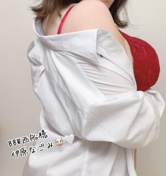 お風呂の中でもいつでもどこでも乳首弄りっぱなし🛁