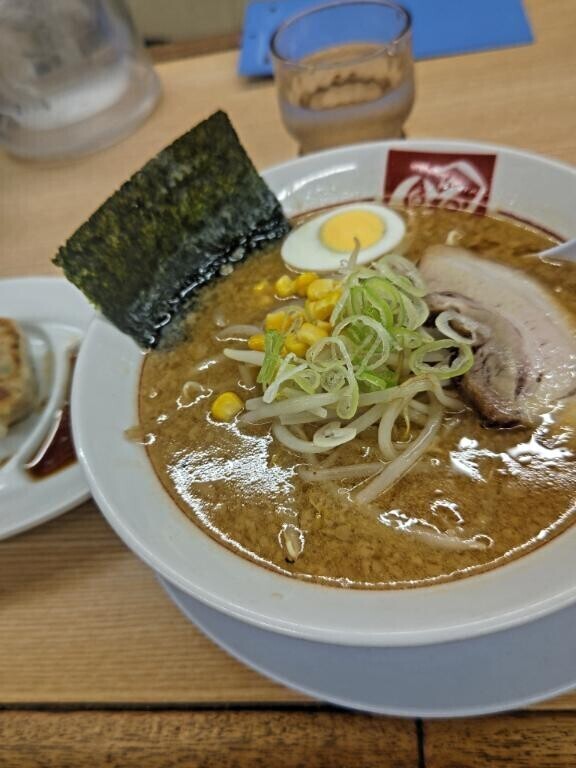 昨日は   ラーメンずずずっ