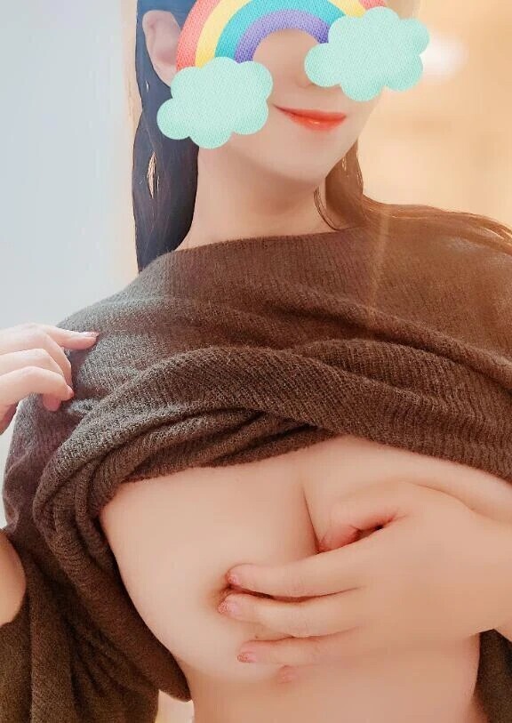 ニットのシタは○ーブラ…？💕