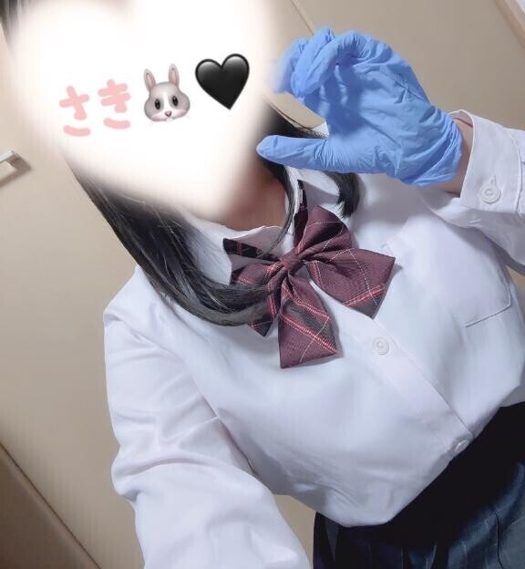 💌🐰ふぃすと愛好家🖤